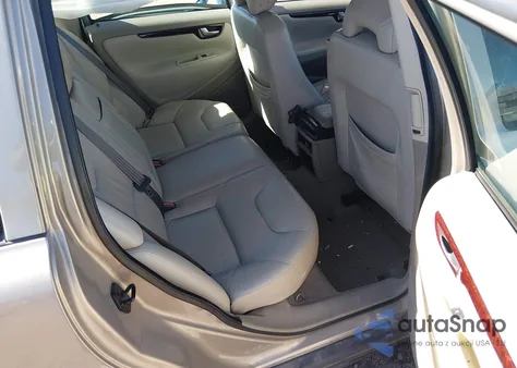 2004 Volvo V70 2.4 z USA, uszkodzony, nr VIN YV1SW61T742437565